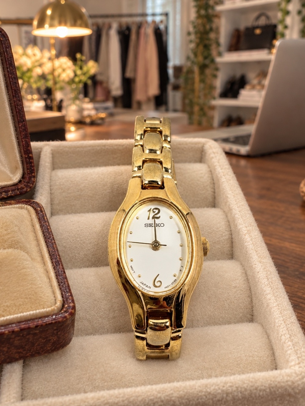 Vintage 1990s Seiko 1N01 Gold-Tone Oval Quartz Watch Japan - Picture 2 of 6